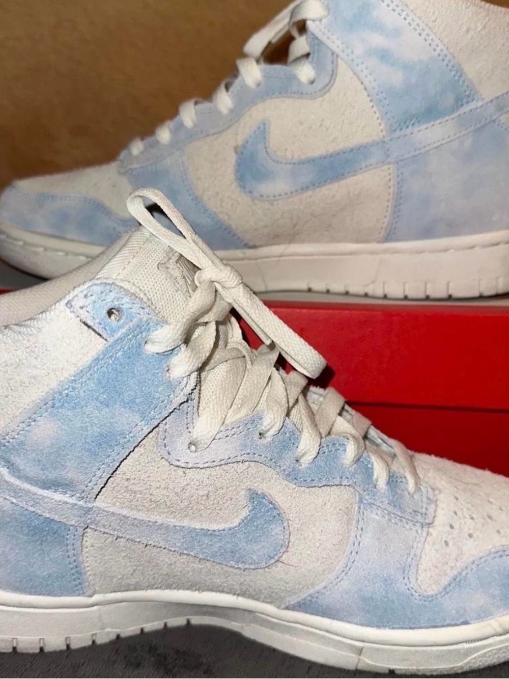 Nike Women's Light Blue and White High-Top Sneakers